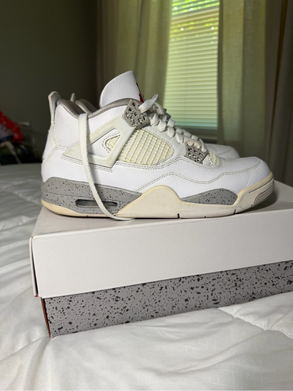 Air Jordan 4 Retro White Cement Grey